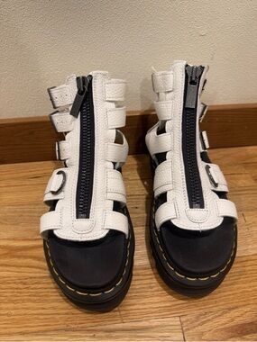 Dr. Martens Olson Zipped Leather Strap Sandal US 7 (worn Once)